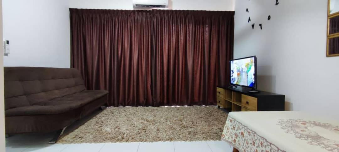 Rf Homestay Nilai Exterior photo